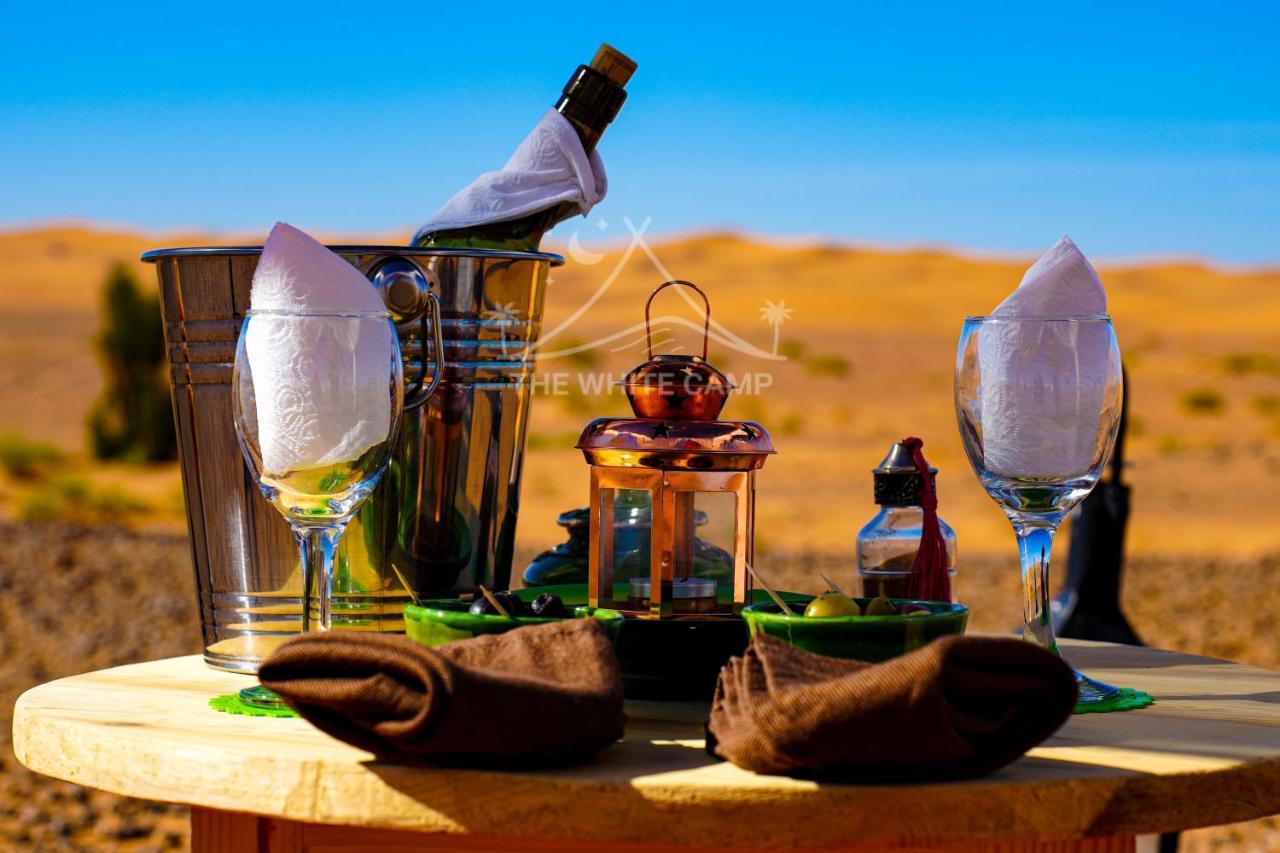 The White Camp - Your Merzouga Luxury Desert Camp & Erg Chebbi Dunes Camel Riding Экстерьер фото