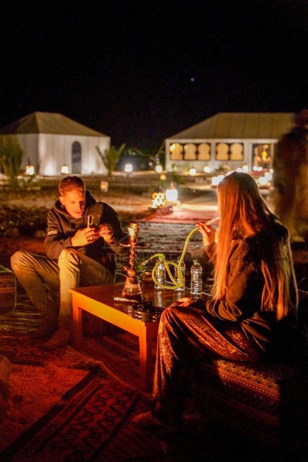 The White Camp - Your Merzouga Luxury Desert Camp & Erg Chebbi Dunes Camel Riding Экстерьер фото