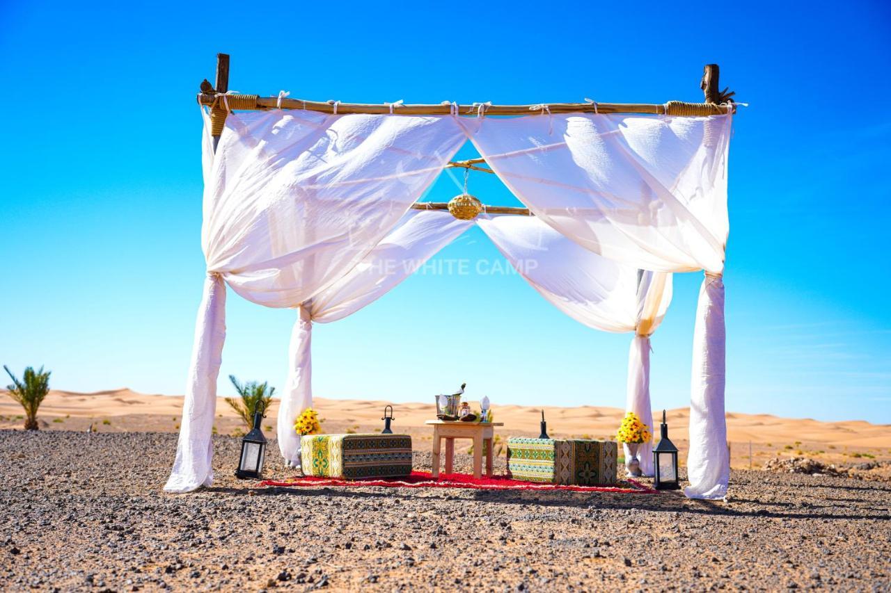 The White Camp - Your Merzouga Luxury Desert Camp & Erg Chebbi Dunes Camel Riding Экстерьер фото