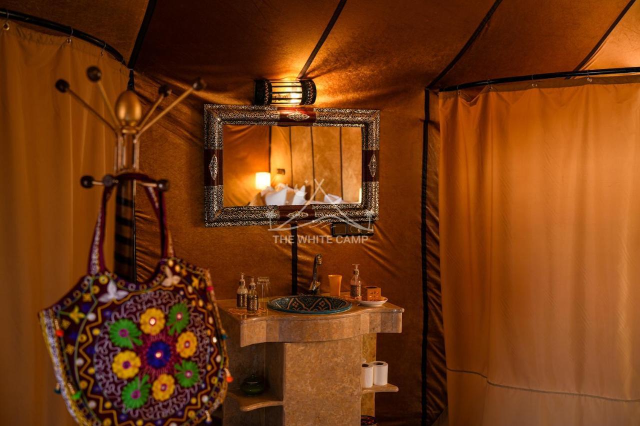 The White Camp - Your Merzouga Luxury Desert Camp & Erg Chebbi Dunes Camel Riding Экстерьер фото