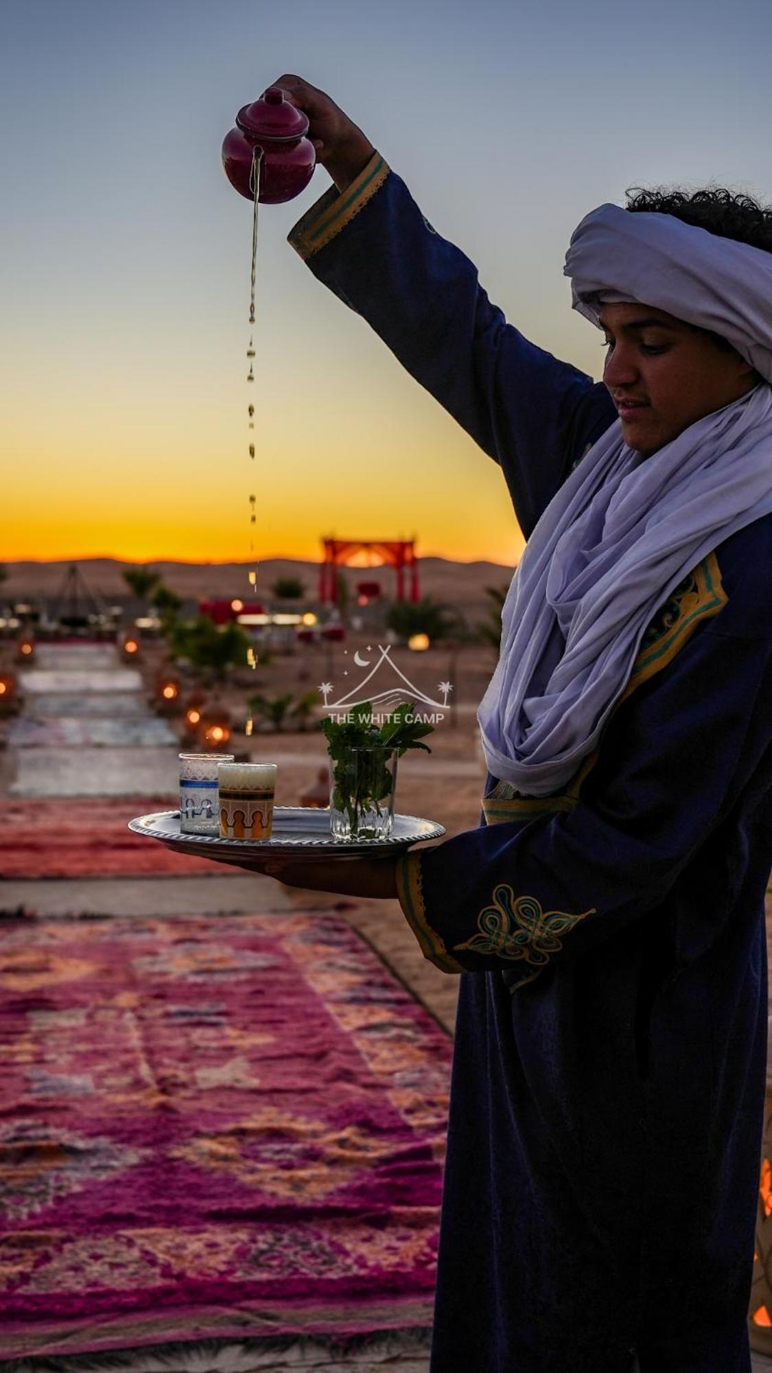 The White Camp - Your Merzouga Luxury Desert Camp & Erg Chebbi Dunes Camel Riding Экстерьер фото