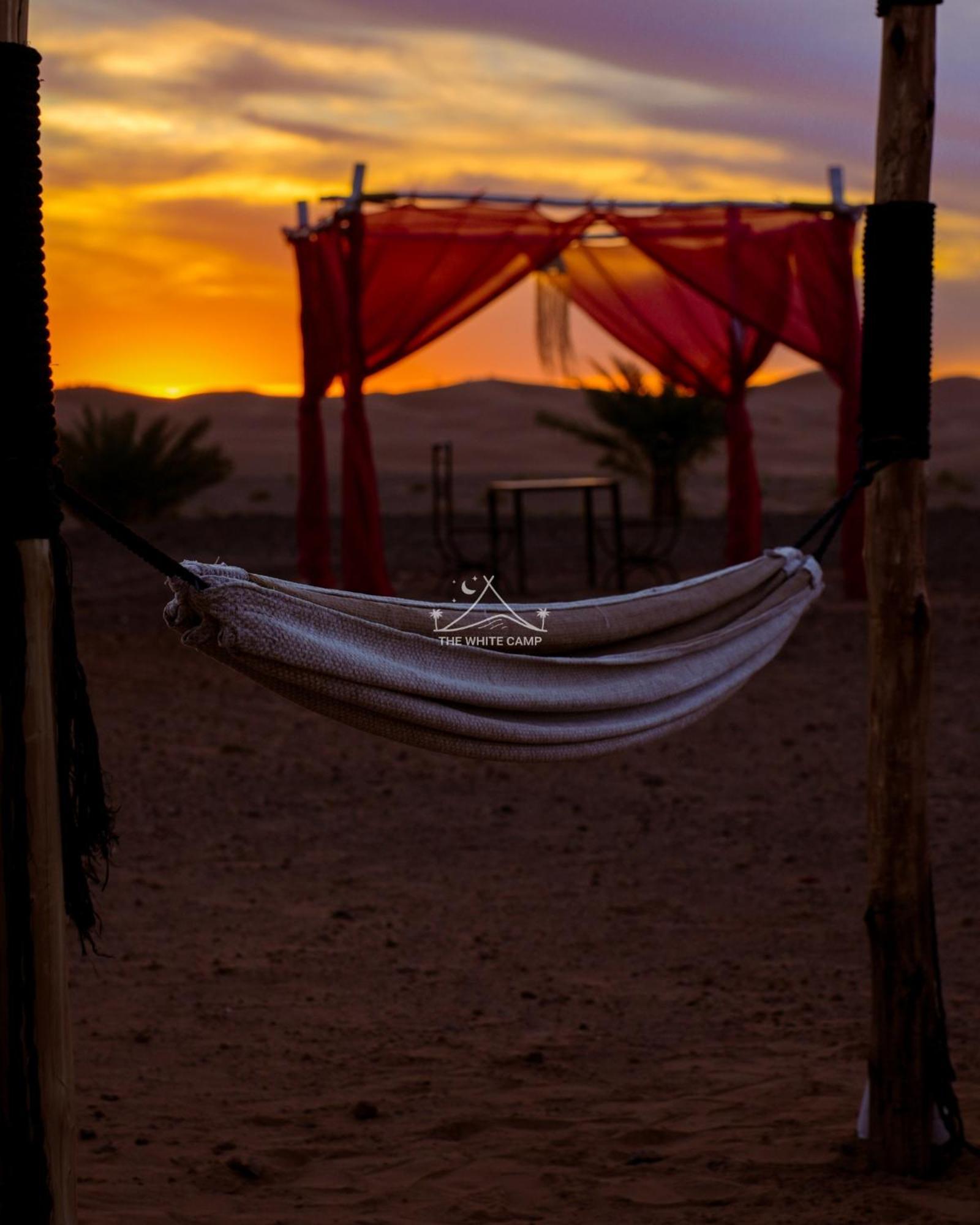 The White Camp - Your Merzouga Luxury Desert Camp & Erg Chebbi Dunes Camel Riding Экстерьер фото