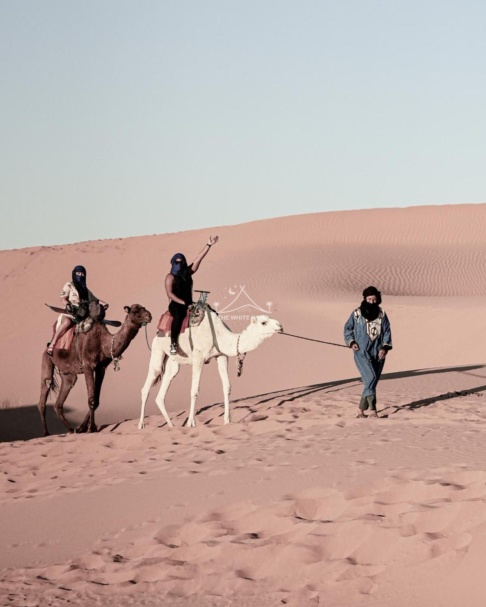 The White Camp - Your Merzouga Luxury Desert Camp & Erg Chebbi Dunes Camel Riding Экстерьер фото