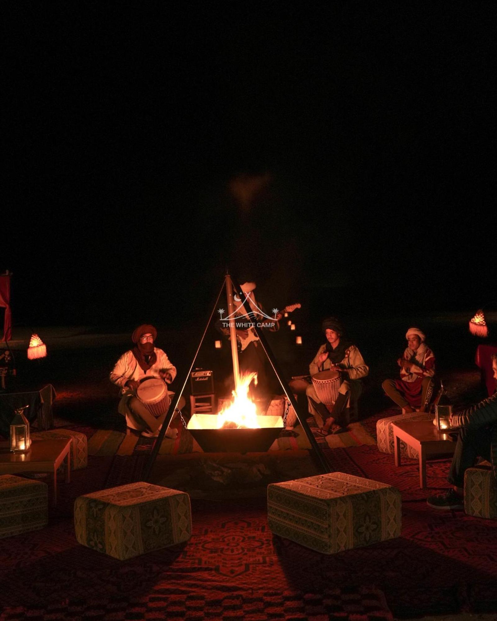 The White Camp - Your Merzouga Luxury Desert Camp & Erg Chebbi Dunes Camel Riding Экстерьер фото